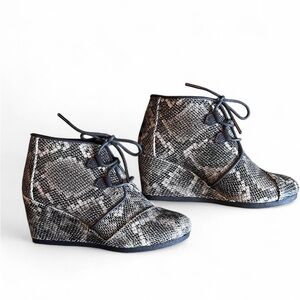 Toms Black and Gray Snakeskin Wedge Boots. Size 7. No box.